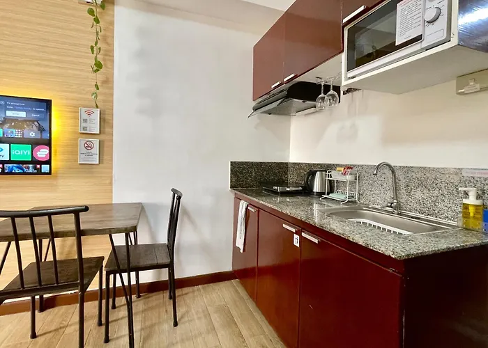 Althea's Cozy - In Pinas * Manila